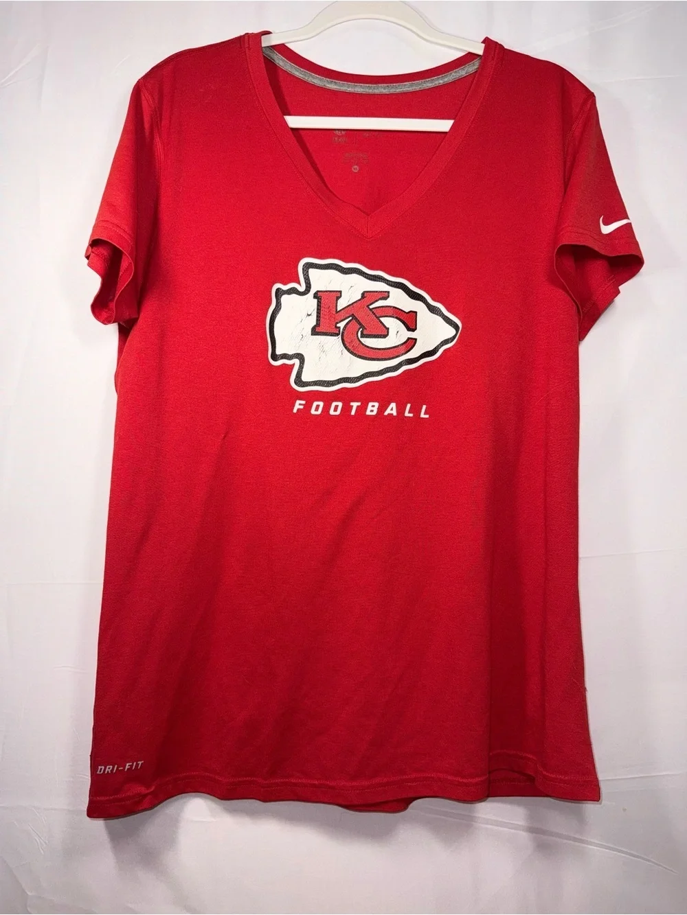 Nike Dri Fit NFL Red Kansas City Chiefs V-Neck Football Short Sleeve Shirt XL